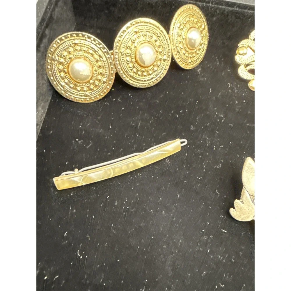 Lot of 11 Vintage Metal Barrettes Hair Clips Hair Accessories Gold Silver Wood T